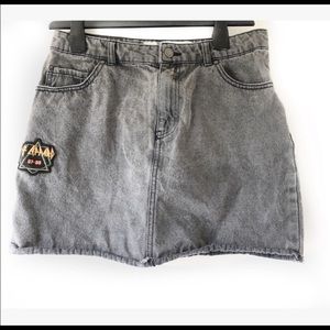 Junk food Def Leppard mini-skirt acid was distressed hem size 9‎